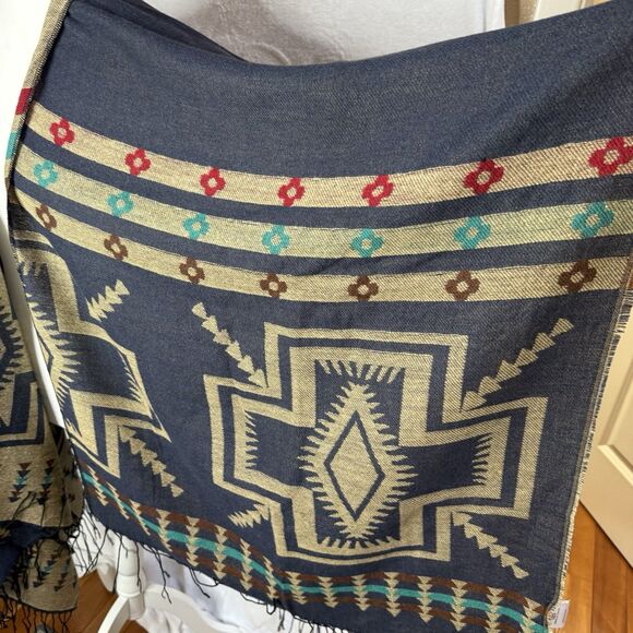 Urban CoCo Shawl Poncho Wrap Cape Reversible Fringe Tassel Aztec Western - Picture 13 of 13